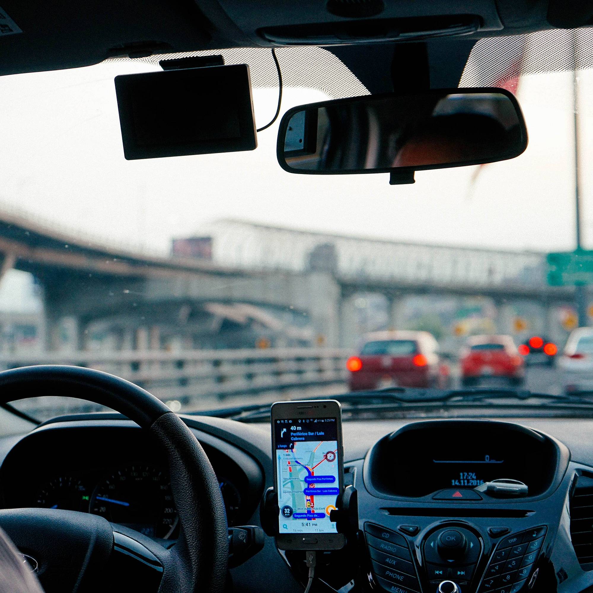 Glas ist im Automobil omnipräsent Glas ist im Automobil omnipräsent