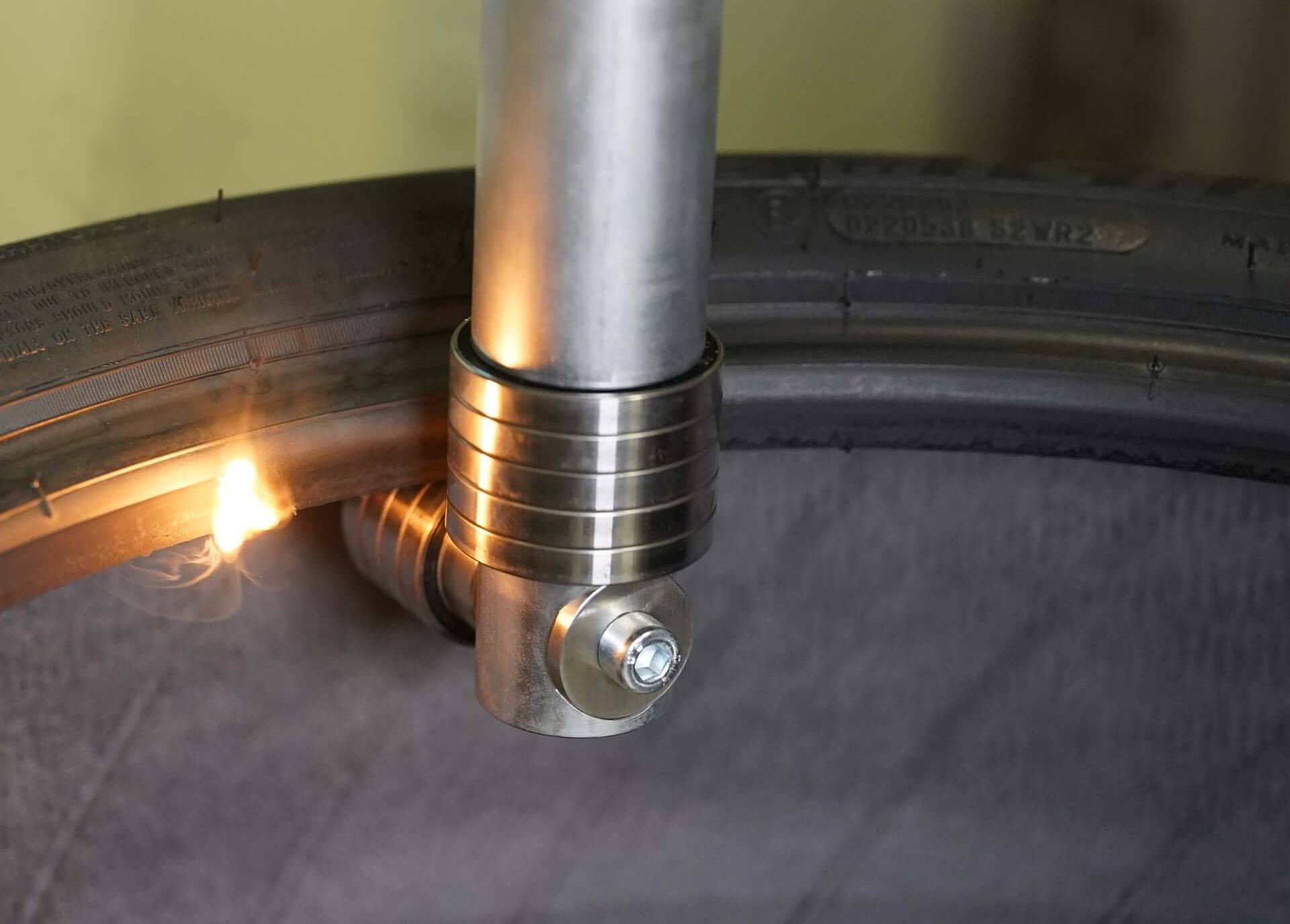 Berührungsloser Laserabtrag an der Reifenwulst