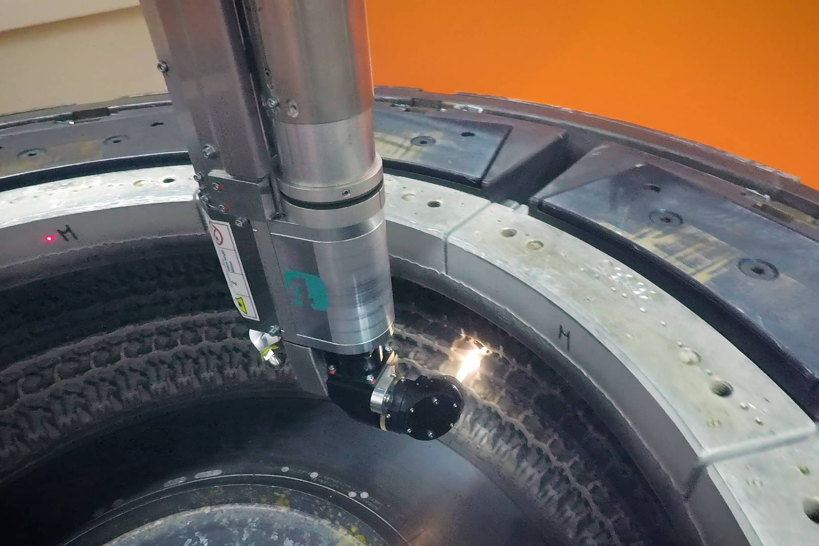 Laser technology eliminates the need for cleaning media