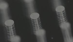 Präzise Vias mit einem Durchmesser ab 20µm Präzise Vias mit einem Durchmesser ab 20µm
