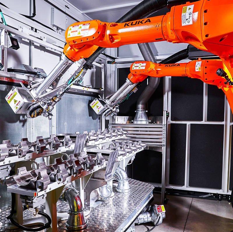 Komplexe Oberflächenreinigung, Strukturierung und Klebevorbereitung mittels Laserprozesskopf Komplexe Oberflächenreinigung, Strukturierung und Klebevorbereitung mittels Laserprozesskopf