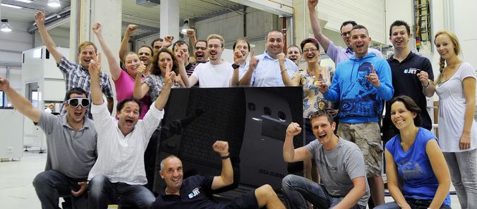 Eine Gruppe von 4JET Mitarbeitern freuen sich über den Deutschen Gründerpreis 2011.