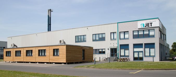 Außenansicht des neuen Smart-House vor dem 4JET Standort in Alsdorf.