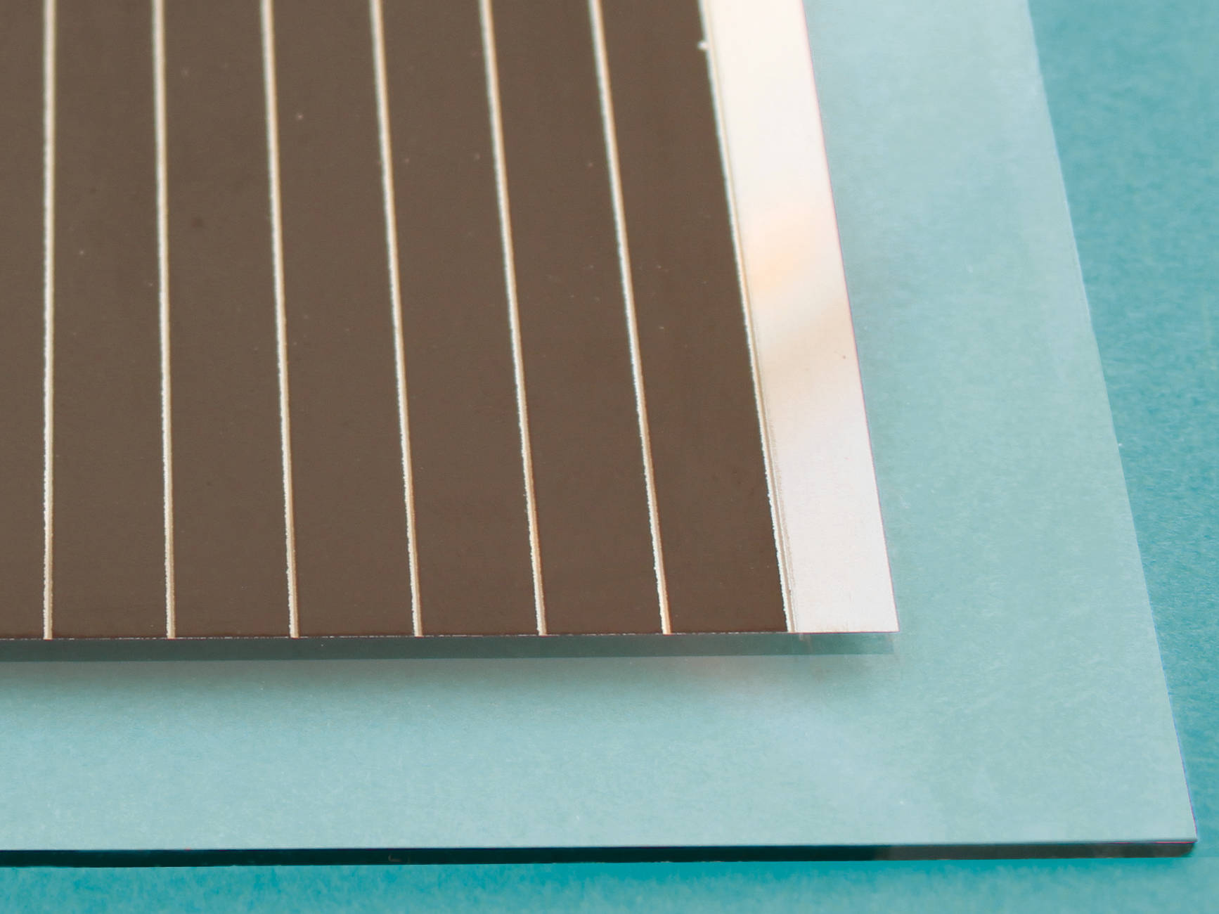 exposed molybdenum back electrode