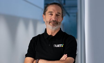 Porträtbild von Dr. Armin Kraus.