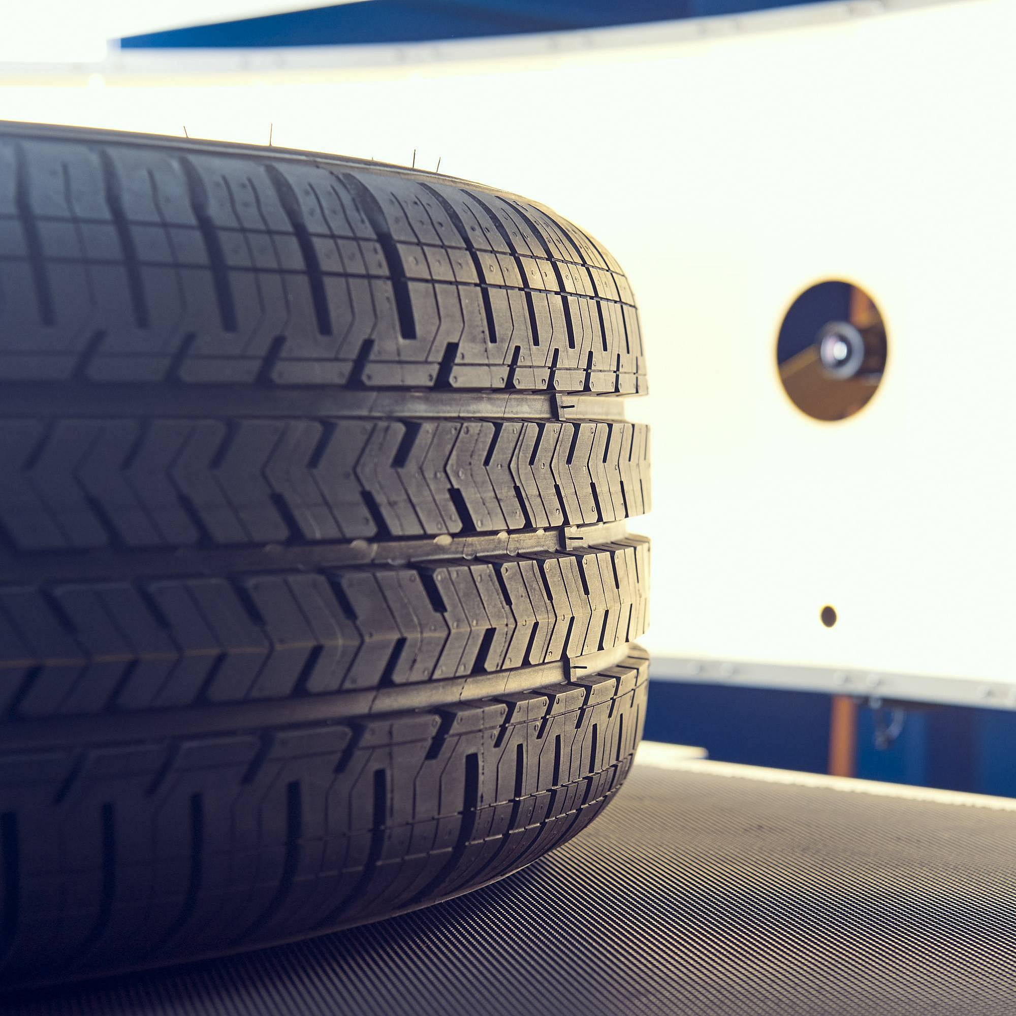 Inspection of tire design and color for quality assurance Inspection of tire design and color for quality assurance