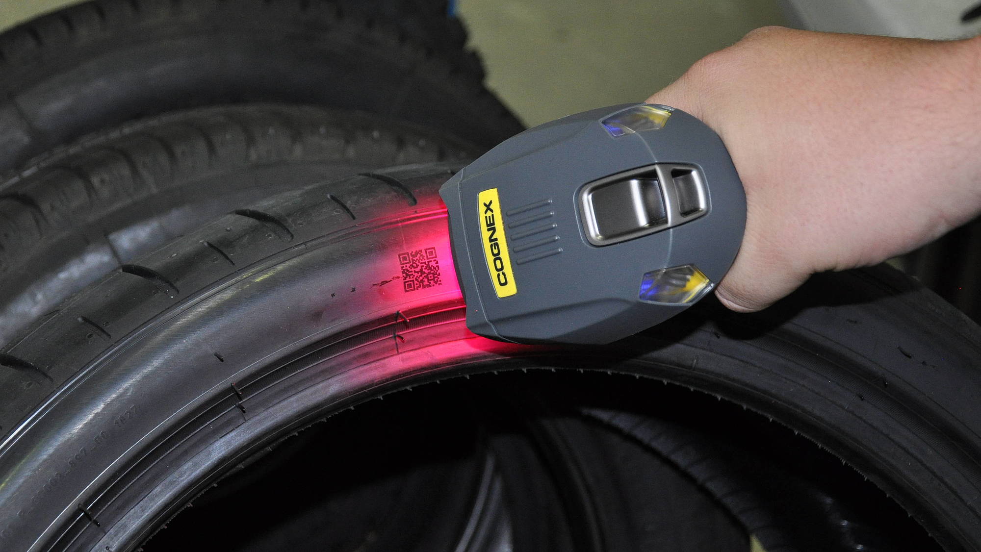 Auslesen eines SCANNECT QR-Codes mit einem Handgerät Auslesen eines SCANNECT QR-Codes mit einem Handgerät