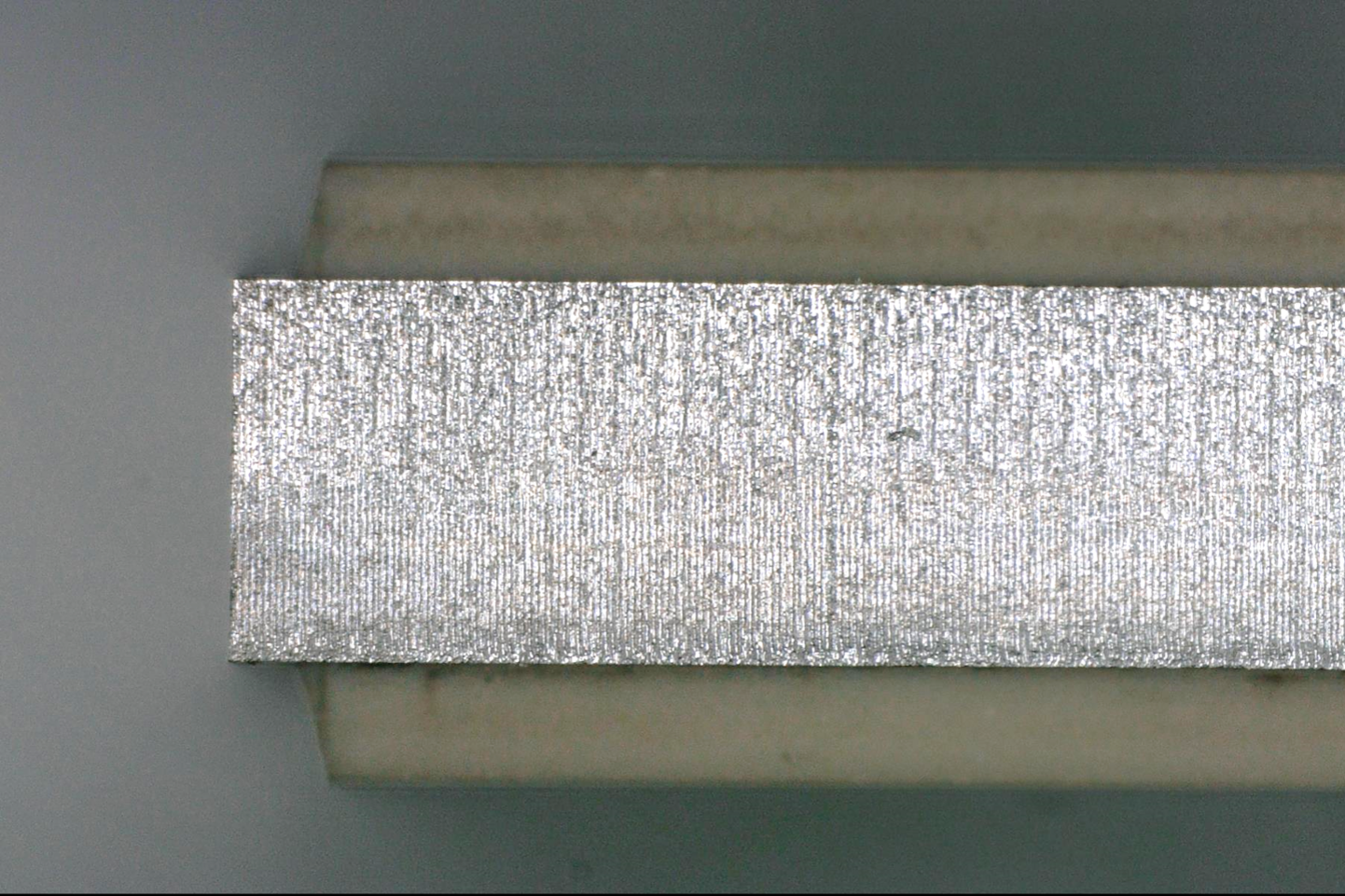 Mikroskopische Seitenansicht eines separierten GlassCore-Panels.
