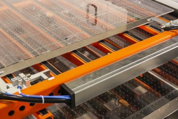 4JET presents turnkey solution for laser glass cutting – live at glasstec