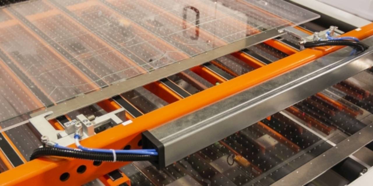 4JET presents turnkey solution for laser glass cutting – live at glasstec
