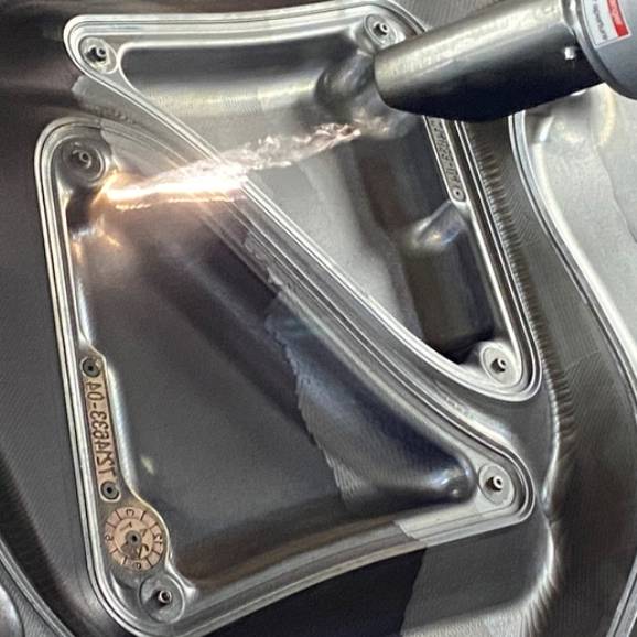 Laserreinigung eines Thermoforming-Werkzeugs