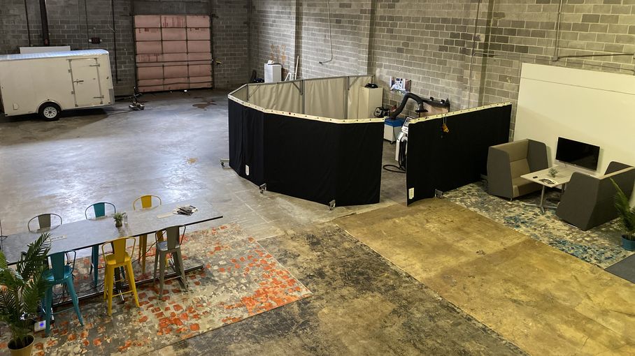 Blick von oben ins Kundenzentrum mit JETLASER Demostation am neuen Standort in Atlanta