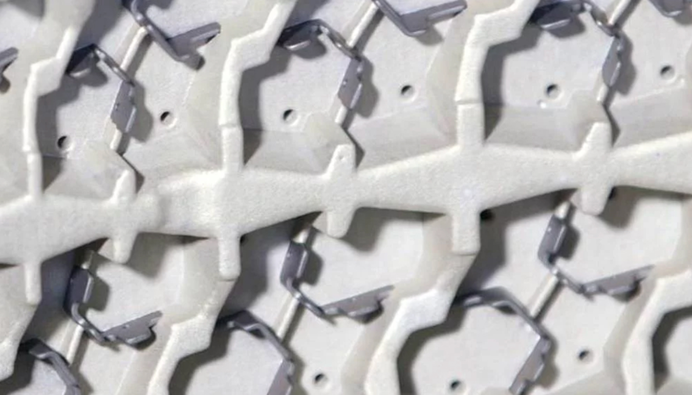 Nahaufnahme einer perfekt gesäuberten Reifenform.