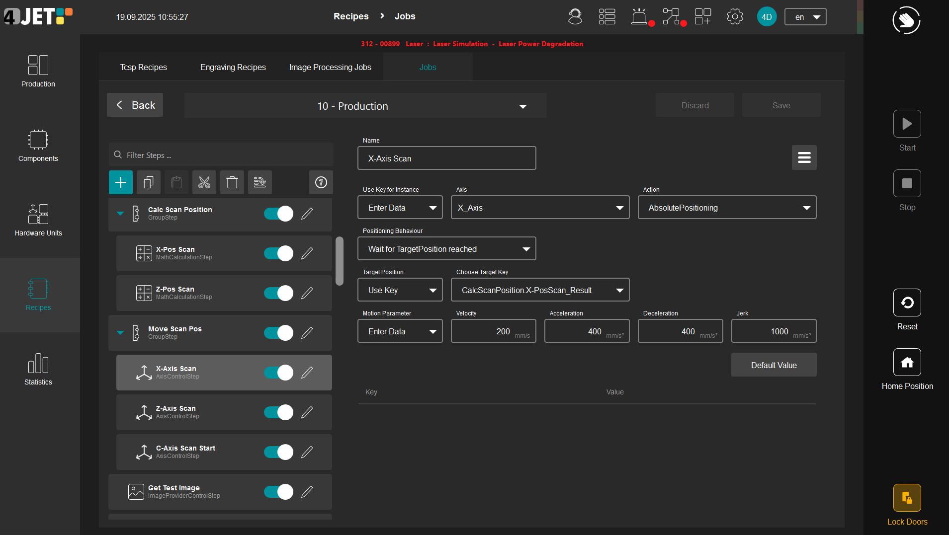 Hier sieht man den Ausschnitt eines Produktionsjobs. Auf der linken Seite sind die einzelnen Schritte, die man sich frei zusammen konfigurieren kann und rechts daneben die Parameter zu dem jeweiligen Schritt.